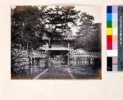 The gate to Takanawa Tozenji Temple, the British Legation