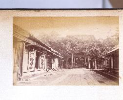 Entrance to Kanda Myojin Shrine