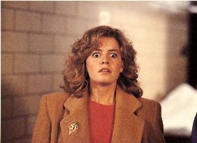 DON'T TELL MOM THE BABYSITTER'S DEAD