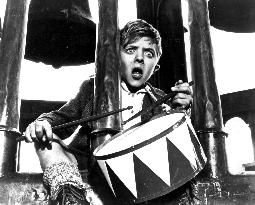 THE TIN DRUM   aka DIE BLECHTROMMEL