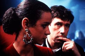 THE CRYING GAME (UK/JAP 1992) JAYE DAVIDSON (left)