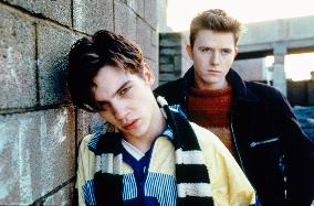 THE DISAPPEARANCE OF FINBAR (IRE/SE/UK 1996)JONATHAN RHYS-ME