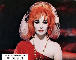 DOCTOR FAUSTUS (BR1967) Elizabeth Taylor as Helen of Troy