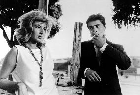 L'Eclisse {Italy/France 1962]  Monica Vitti and Alain Delon