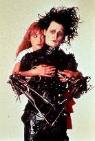 EDWARD SCISSORHANDS (US1990) WINONA RYDER, JOHNNY DEPP