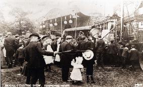 BIDDELL'S ELECTRIC BIOSCOPE HAMPSTEAD HEATH CIRCA 1905