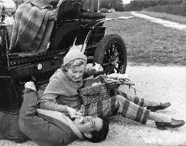 GENEVIEVE (BR1953) JOHN GREGSON, DINAH SHERIDAN PICNIC