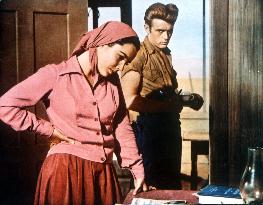 GIANT (US1956) ELIZABETH TAYLOR, JAMES DEAN