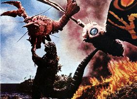 GODZILLA VS THE SEA MONSTER (JAP 1968) TOHO GODZILLA swings