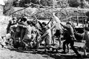 LA GUERRE DES BOUTONS