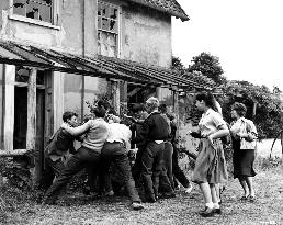 LA GUERRE DES BOUTONS