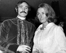 RICHARD HARRIS AND MOIRA LLOYD AT THE PREMIERE OF THE FILM C