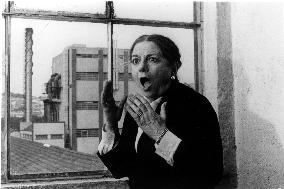 HARD TIMES (PORTUGAL 1988) EUNICE MUNOZ as D Josefina Vilave