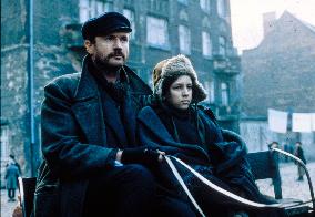 THE ISLAND ON BIRD STREET (DEN/UK/GER 1997) PATRICK BERGIN,