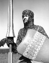 IVANHOE (US/UK 1952) ROBERT DOUGLAS AS SIR HUGH DE BRACY