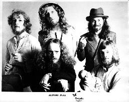 JETHRO TULL