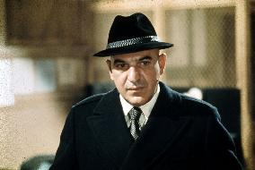 KOJAK (US TV SERIES) TELLY SAVALAS as Kojak