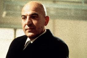 KOJAK (US TV SERIES) TELLY SAVALAS as Kojak