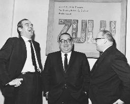 STANLEY BAKER, PRODUCER JOSEPH E LEVINE AND JACK UFFORD PICT