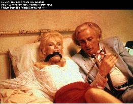 LES PATTERSON SAVES THE WORLD