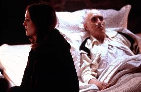 MAGNOLIA (US1999) JULIANNE MOORE, JASON ROBARDS