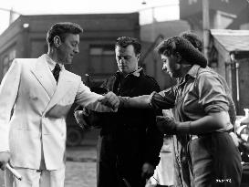 THE MAN IN THE WHITE SUIT