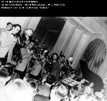 GLENN MILLER AND HIS BAND   cafe rouge, hotel pensylvania, n