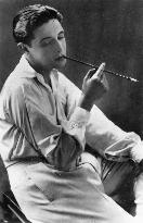 IVOR NOVELLO CIGARETTE HOLDER