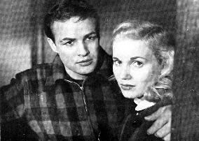 ON THE WATERFRONT (US1954) MARLON BRANDO AND EVA MARIE SAINT