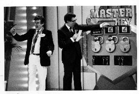 THE PRICE IS RIGHT   Leslie Crowther with a contestant