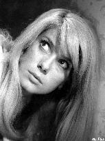 REPULSION (BR1965) CATHERINE DENEUVE MIRROR