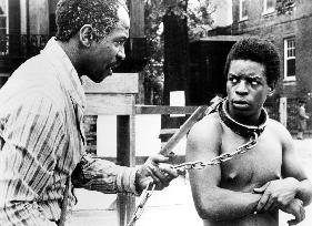 ROOTS (1977) TV MINI SERIES LOUIS GOSSETT JR. AND LEVAR BURT