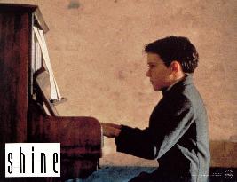 SHINE (AUS 1996) MOMENTUM FILMS/BUENA VISTA ALEX RAFALOWICZ