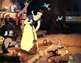 SNOW WHITE AND THE SEVEN DWARFS