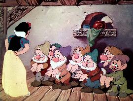 SNOW WHITE AND THE SEVEN DWARVES