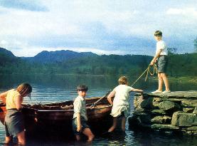 SWALLOWS AND AMAZONS