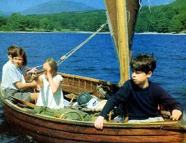 SWALLOWS AND AMAZONS