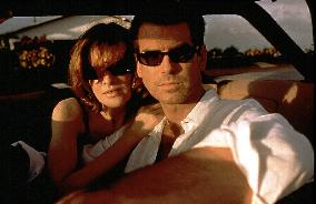 THE THOMAS CROWN AFFAIR (US1999) PIERCE BROSNAN, RENE RUSSO