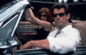 THE THOMAS CROWN AFFAIR (US1999) PIERCE BROSNAN, RENE RUSSO