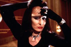 THE WITCHES (BR1990) ANGELICA HUSTON