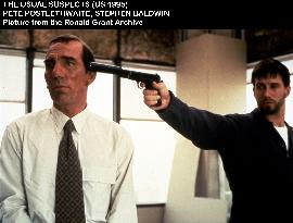 THE USUAL SUSPECTS (US1995) L-R, PETE POSTLETHWAITE AND STEV