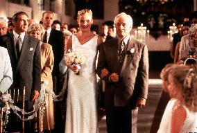 VERY BAD THINGS (US1998) CAMERON DIAZ WEDDING: AISLE