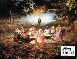 VOCE DELLA LUNA (IT/FR 1990) ROBERTO BENIGNI at back