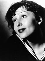 LUISE RAINER