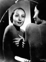 LUISE RAINER