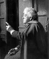 MURDER AT THE GALLOP