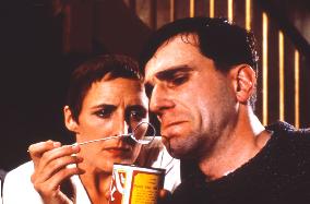 MY LEFT FOOT (IRE/UK 1989) Fiona Shaw and Daniel Day Lewis p