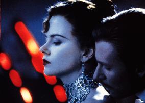 MOULIN ROUGE! (US/AUS 2001) NICOLE KIDMAN, RICHARD ROXBURGH