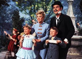 MARY POPPINS