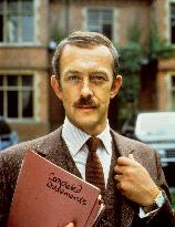 ADAM DALGLIESH MYSTERIES :  SHROUD FOR A NIGHTINGALE